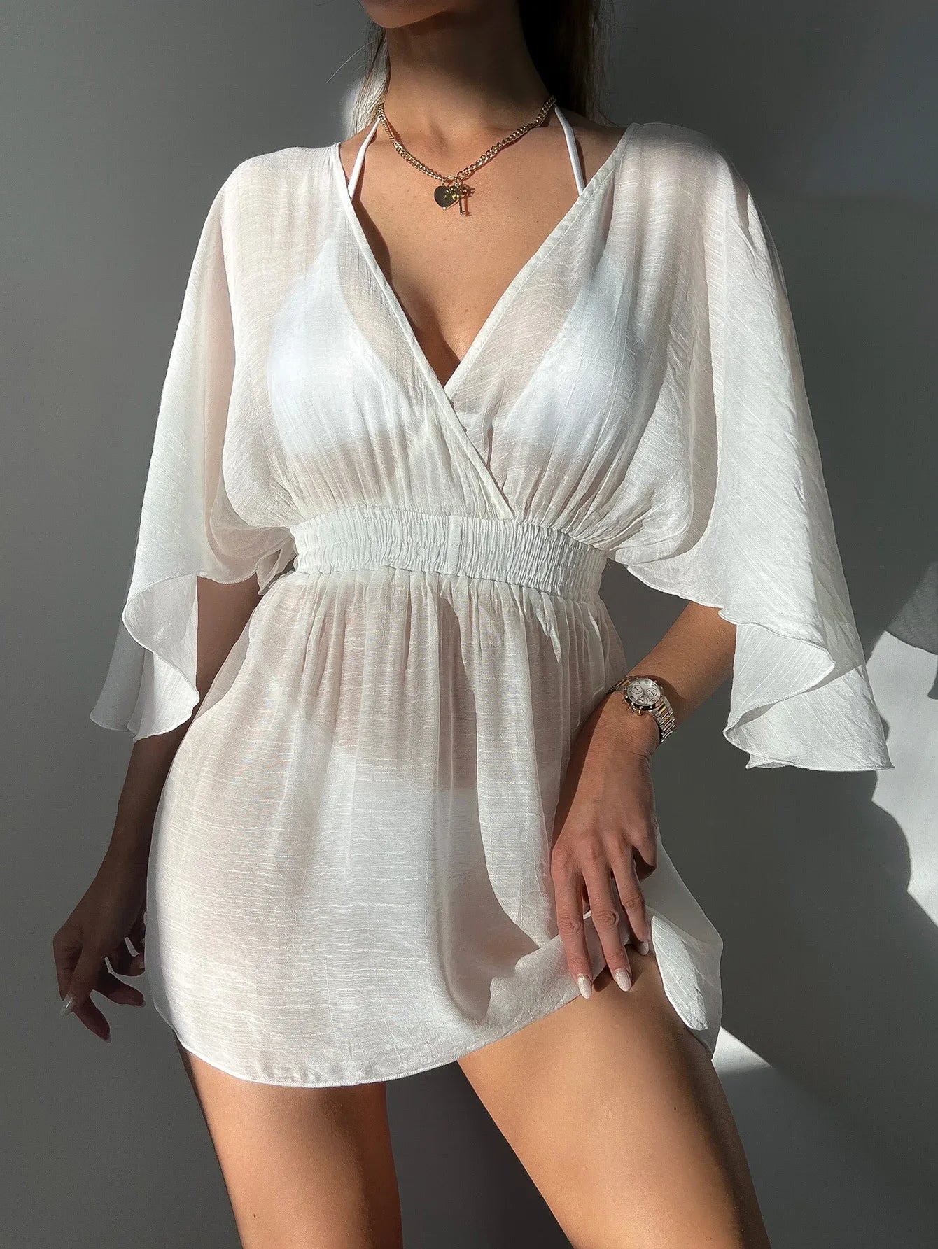 Túnica Fluida Versatile Chic – Do Biquíni ao Cocktail