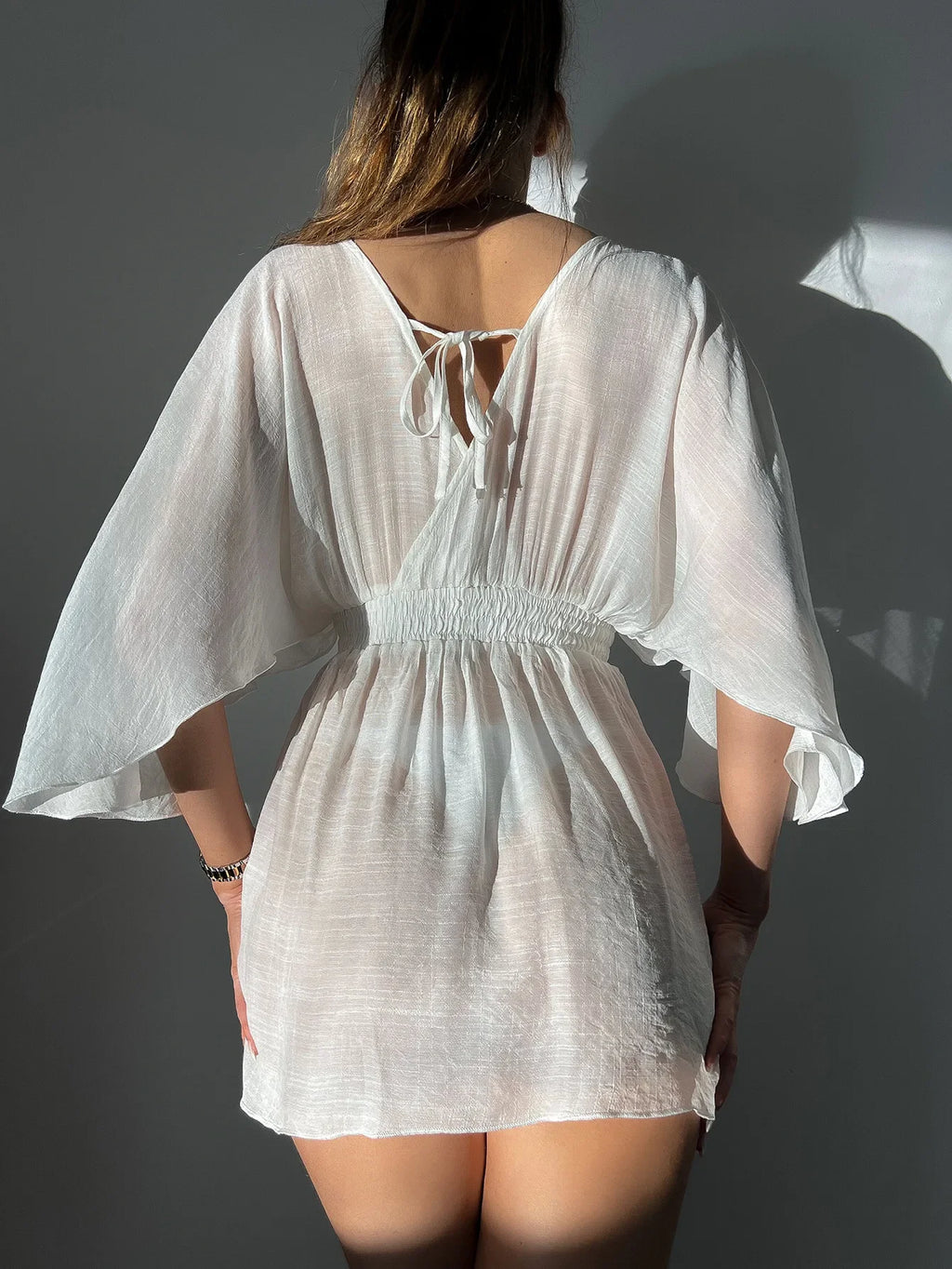 Túnica Fluida Versatile Chic – Do Biquíni ao Cocktail